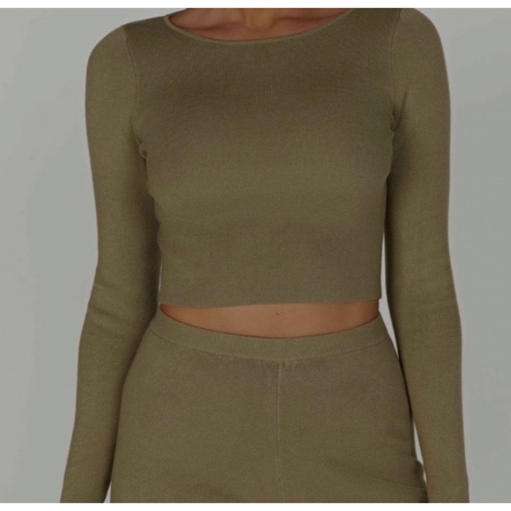 Meshki Ribbed Knit Long Sleeve Crop Top Olive Taupe Crew Neck Size M